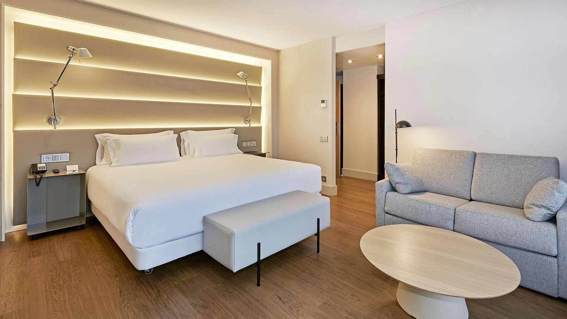 Nh Sants Barcelona Otel 4*,