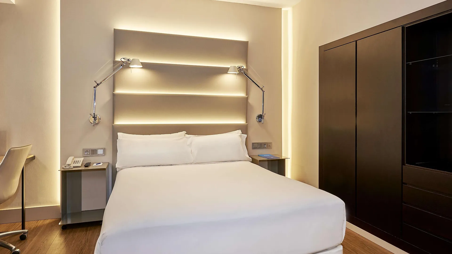 Nh Sants Barcelona Otel