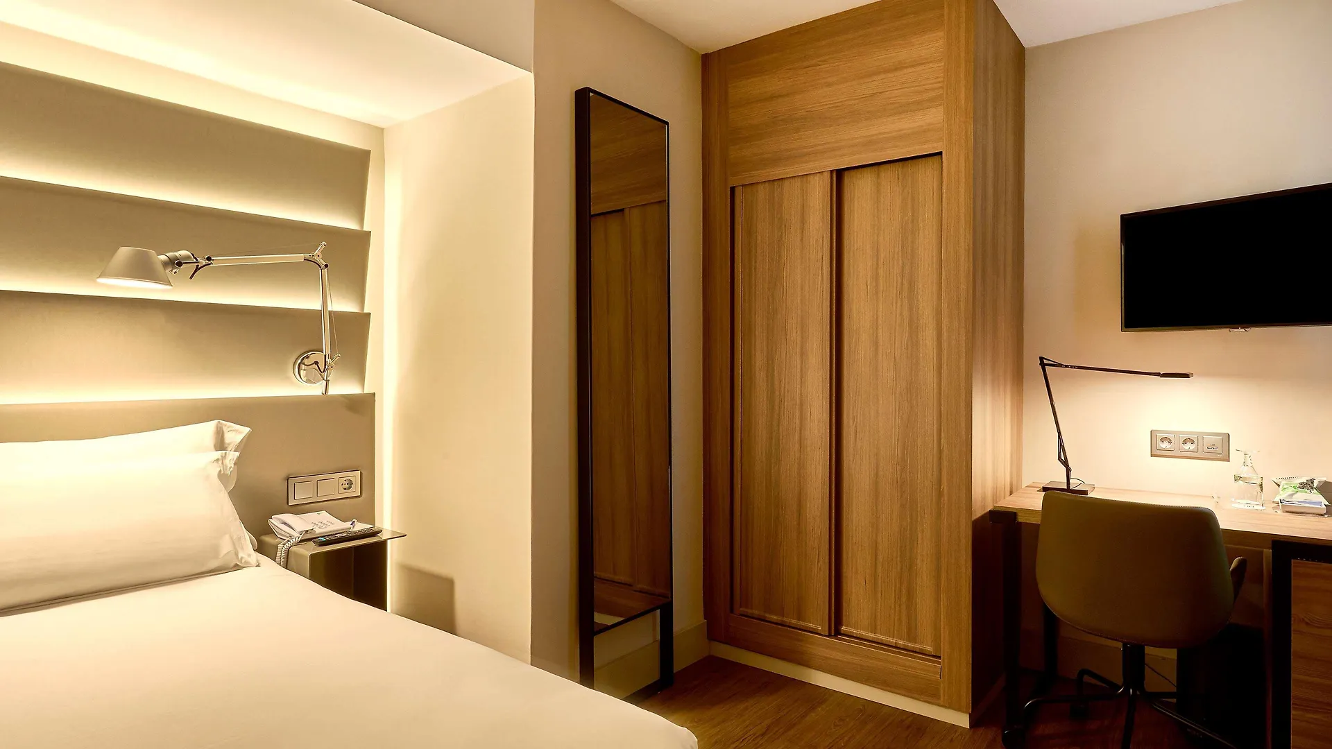 Nh Sants Barcelona Otel