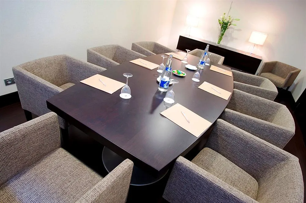 Nh Sants Barcelona Hotel 4*,