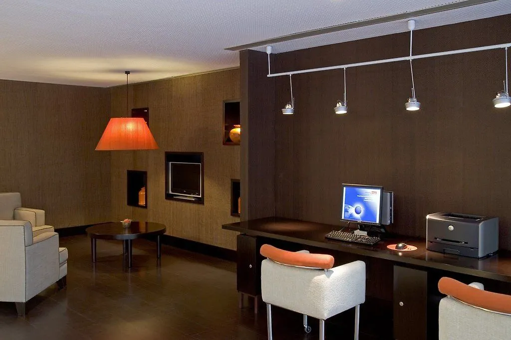 Nh Sants Barcelona Otel